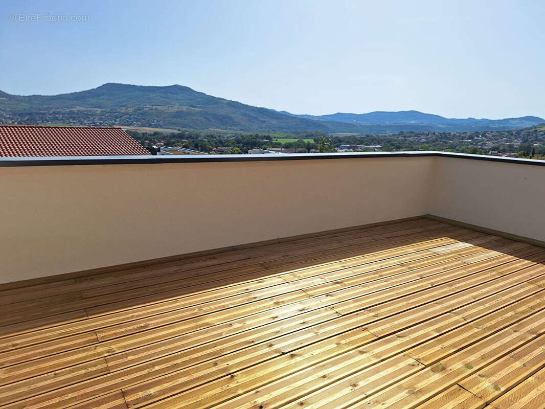 Maison à LES MARTRES-DE-VEYRE