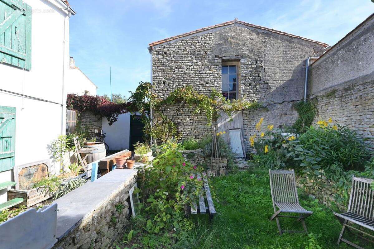 Typique maison rétaise à vendre st clement authenticite charme - photo 5