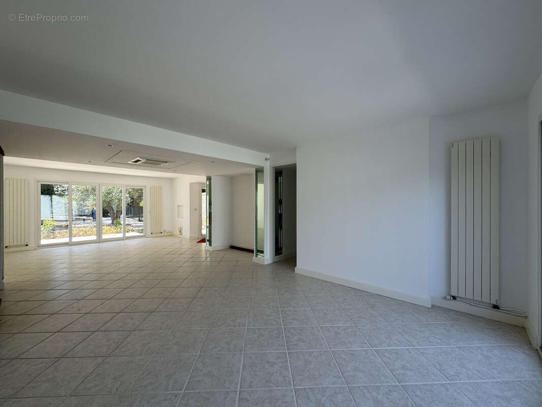LA ROCHELLE   Maison familiale de plus de 160 m2 avec piscine, jardin clos et double garage - photo 19
