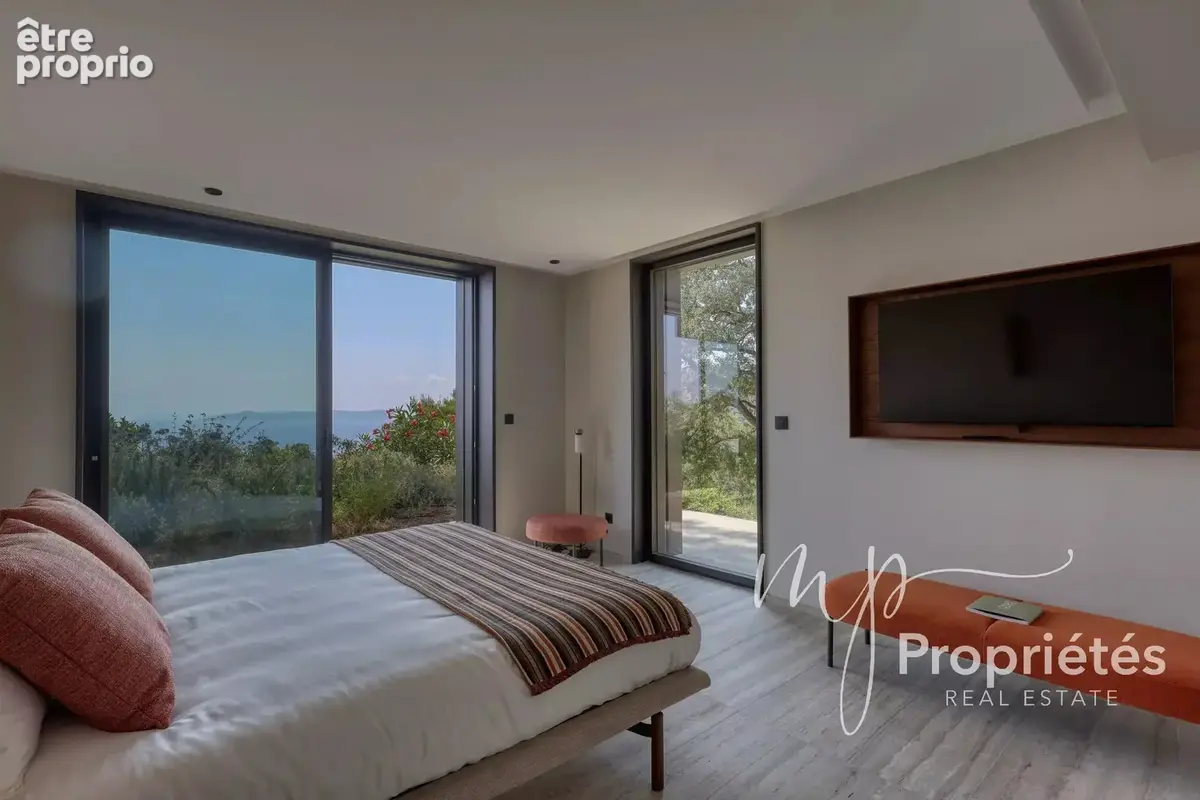 Rayol-Canadel-sur-Mer – Villa contemporaine d’exception vendue entièrement meublée –  six suites raffinées. Vue panoramique sur  - photo 52