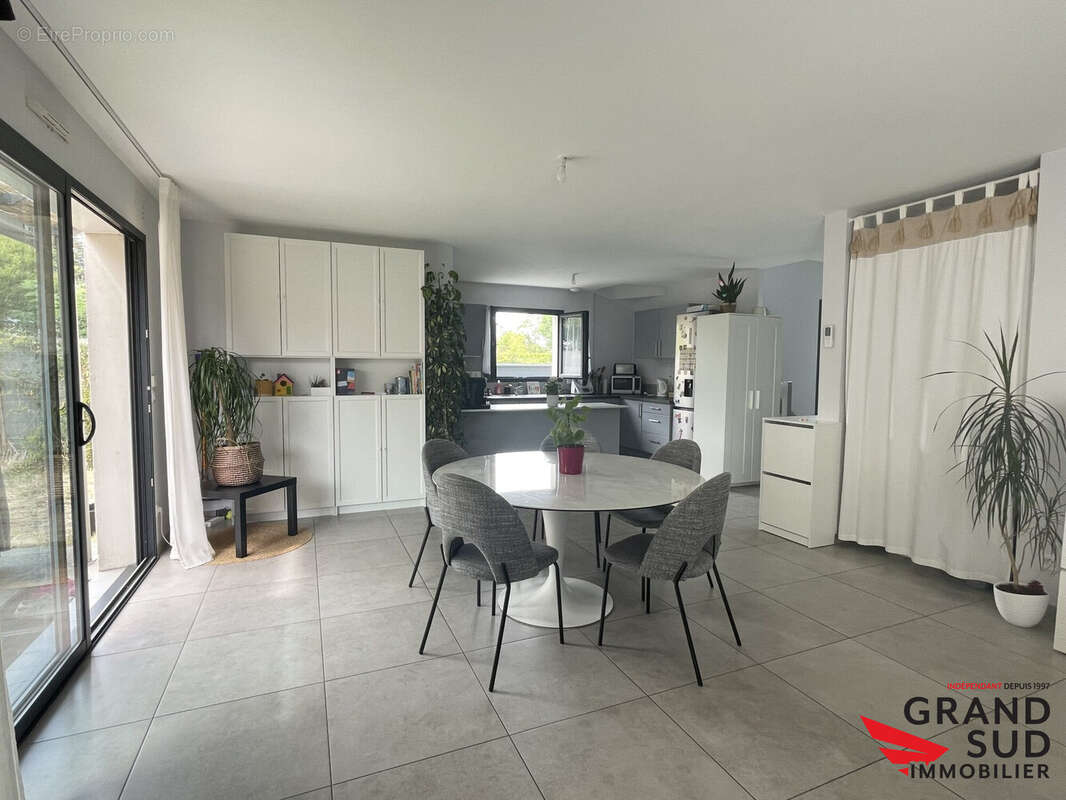 Maison 115 m² à Leognan  - photo 2
