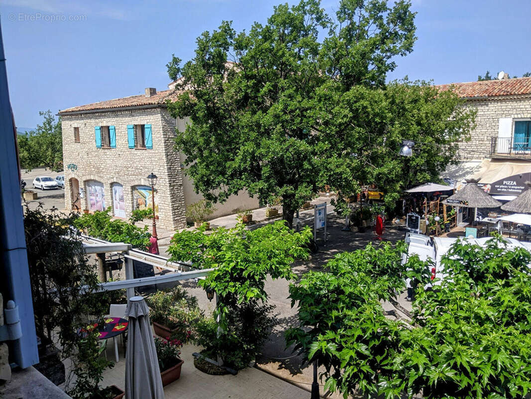 Appartement à LES SALLES-SUR-VERDON