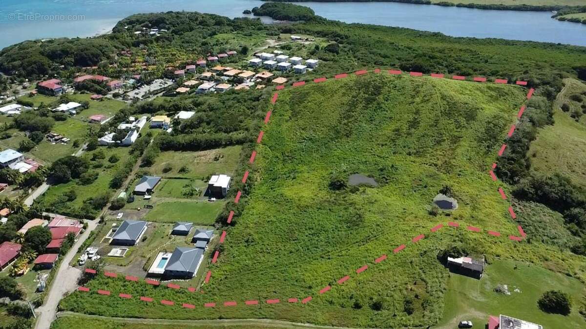 Terrain à LE VAUCLIN