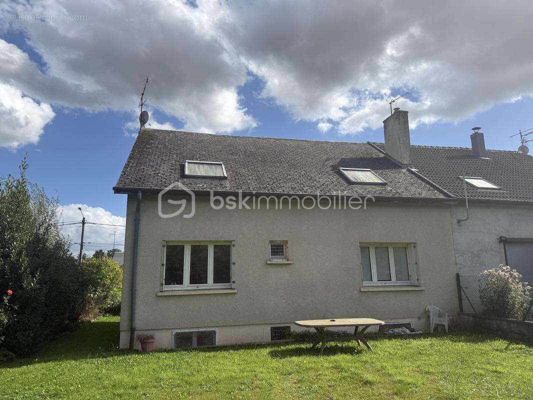 Maison à VIVIER-AU-COURT