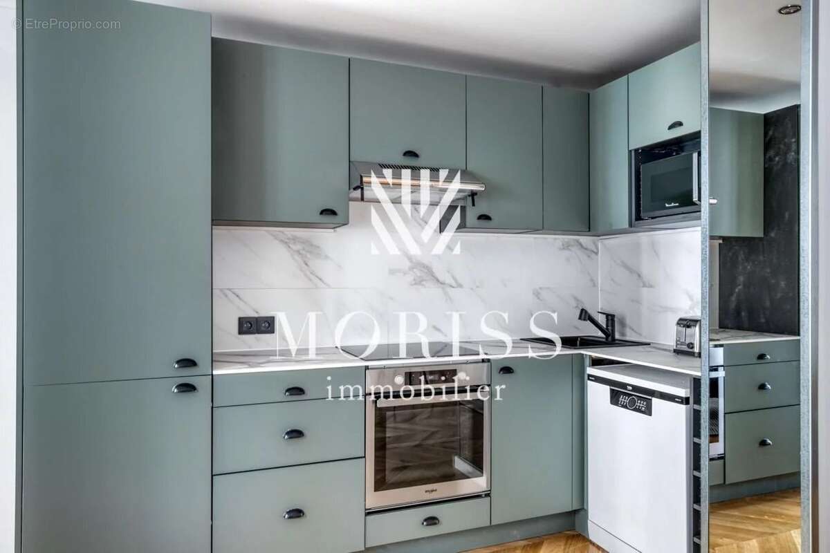 Appartement à PARIS-16E