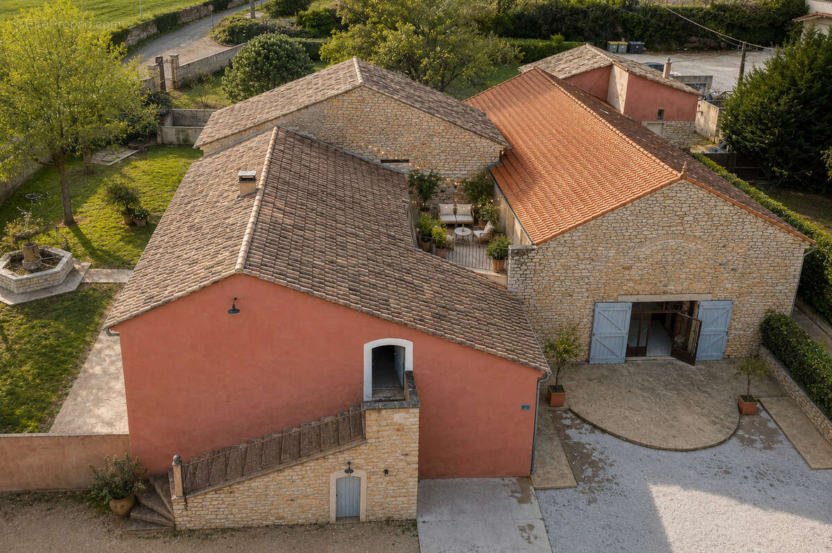 Mas en pierre avec salle de réception 240 m² . Gîtes .Mariages . Entre Uzès et Orange - photo 4