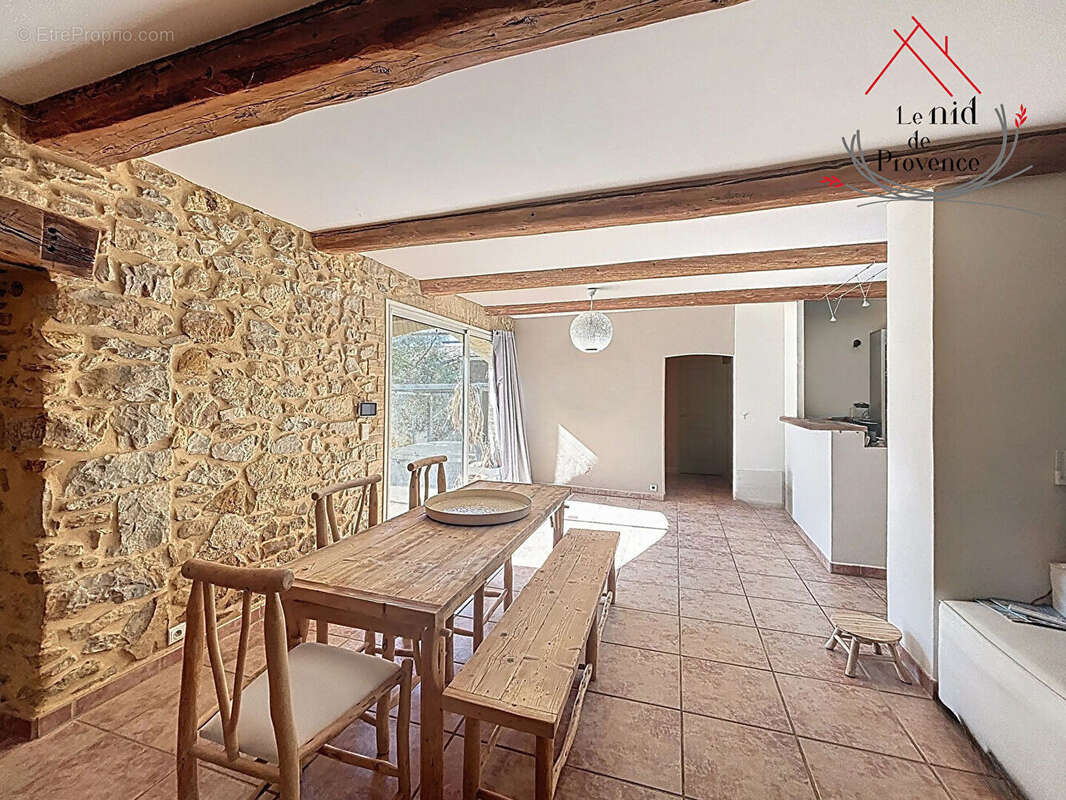 Maison à LAUDUN-L'ARDOISE