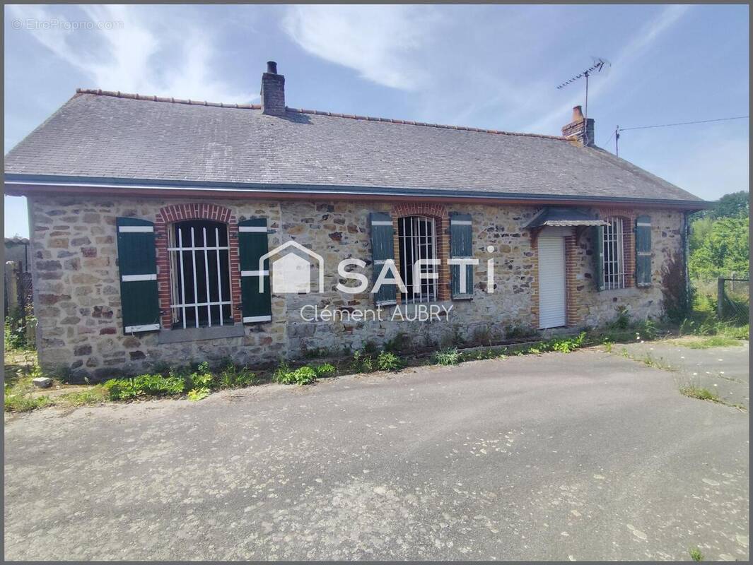 Photo 1 - Maison à SAINT-PIERRE-LA-COUR