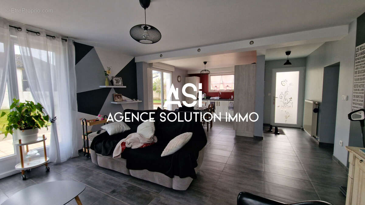 Maison à L'HUISSERIE