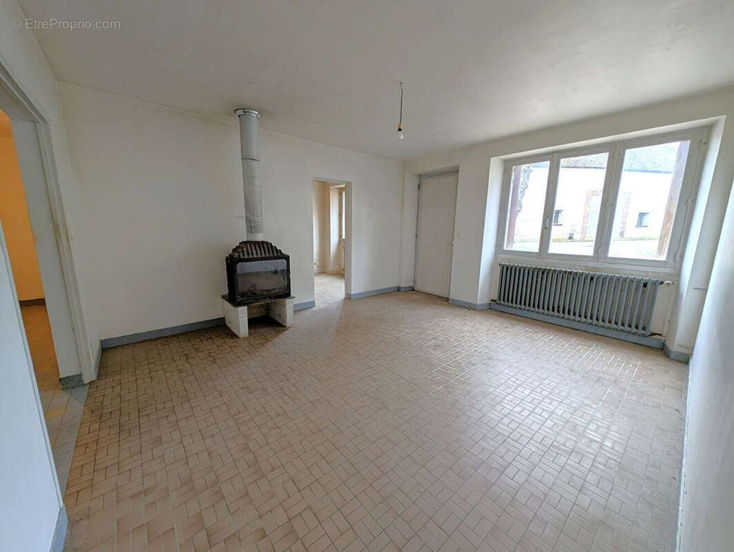 Maison à CHAMPLAY