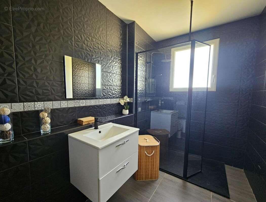 Maison 156 m² à Saint-Sauveur-La-Pommeraye  - photo 5