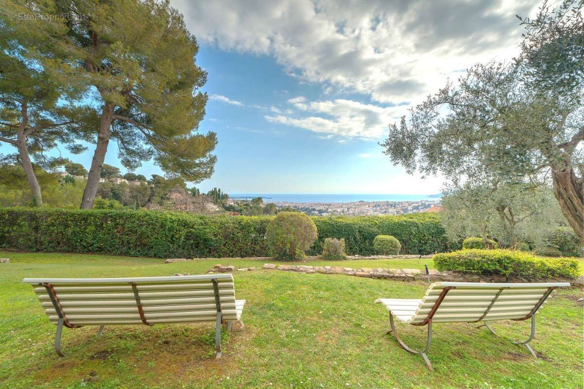 Appartement à LE CANNET