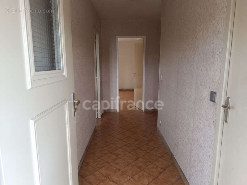 Maison à VILLENEUVE-SUR-YONNE