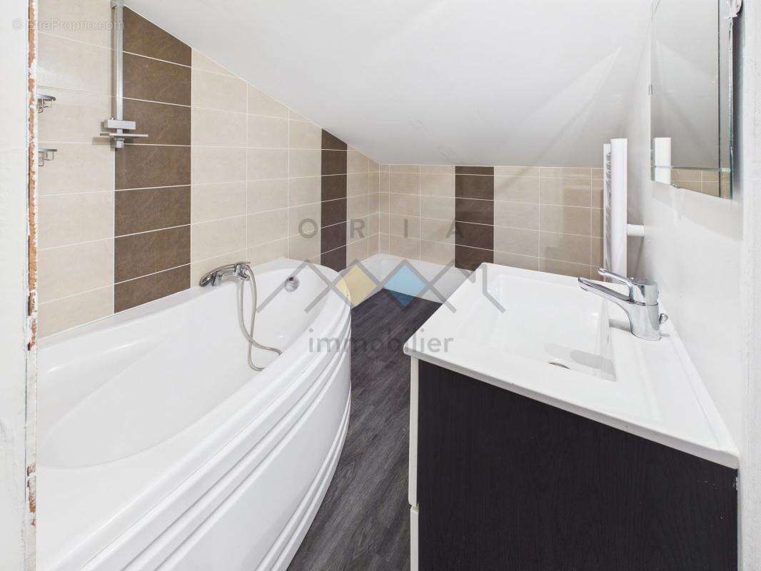 Maison à VILLECEY-SUR-MAD