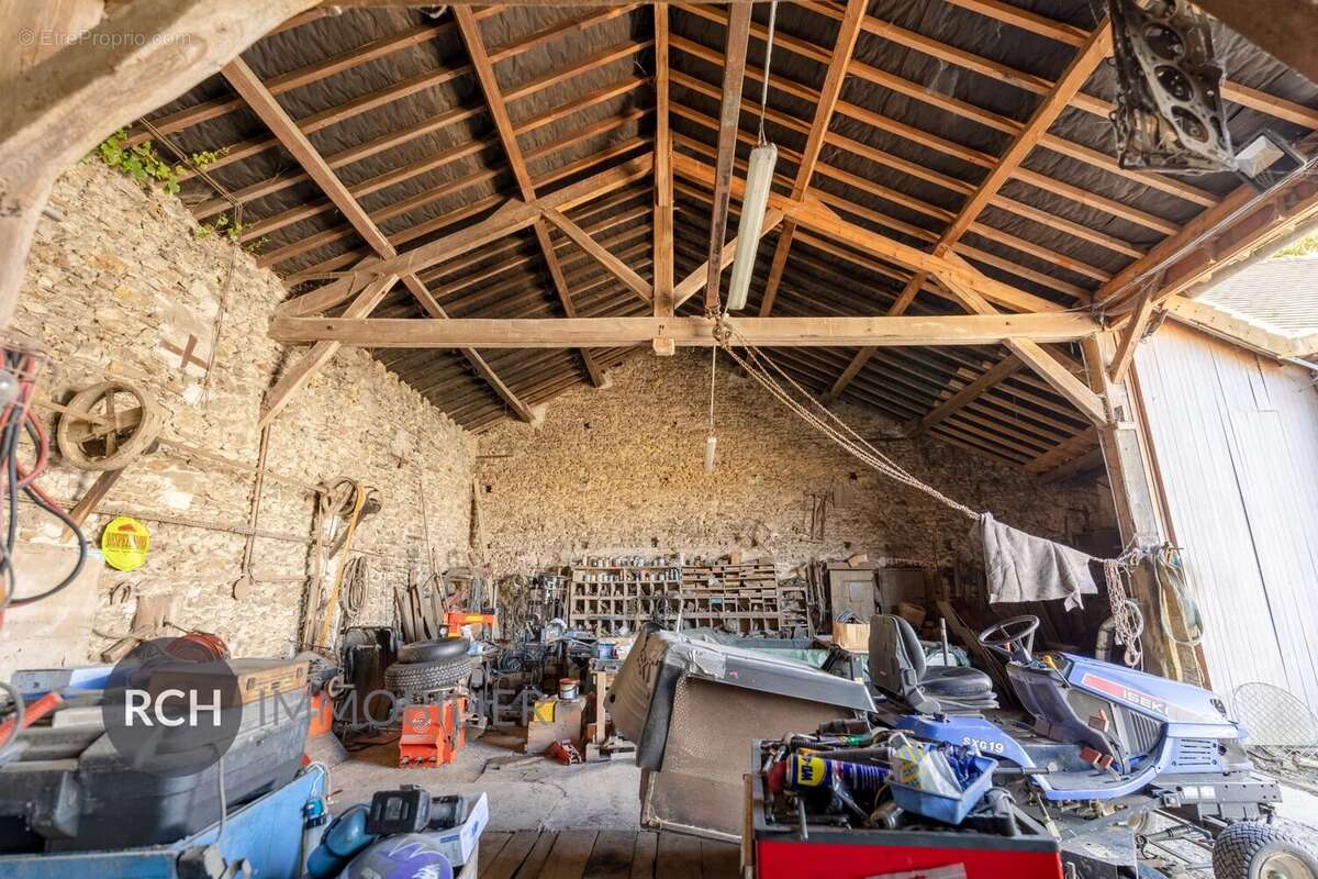 Maison à LA QUEUE-LES-YVELINES