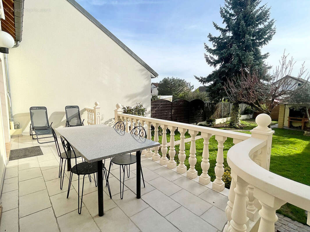 Maison à HOUILLES