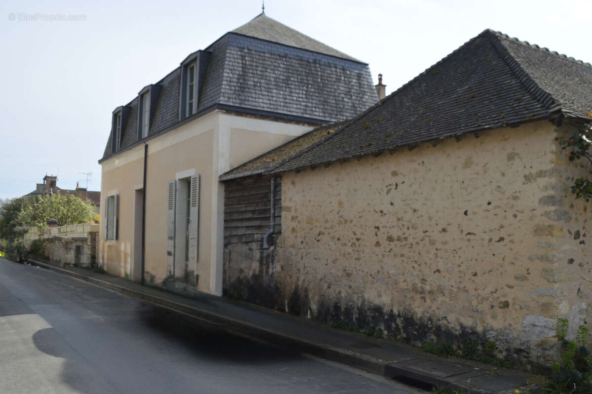 Maison à ASNIERES-SUR-VEGRE