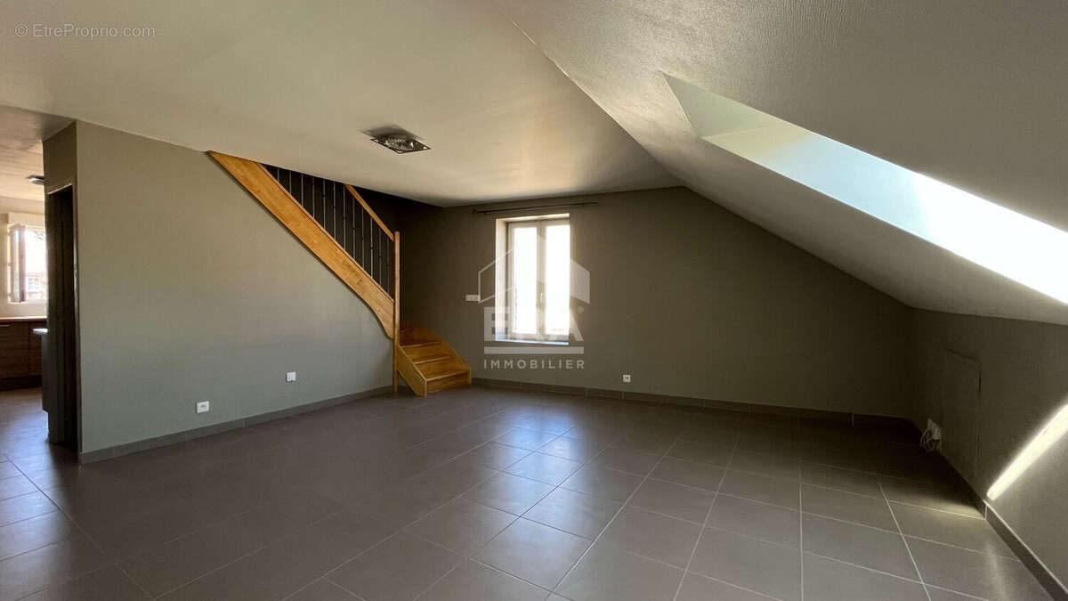 Appartement à INTVILLE-LA-GUETARD