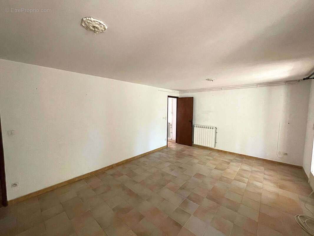 Maison à SAINT-MAXIMIN-LA-SAINTE-BAUME