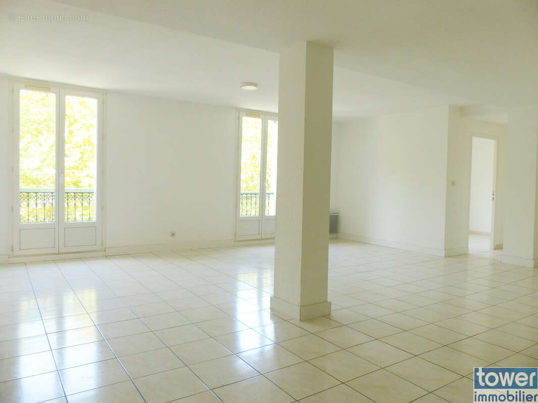 Appartement à LAMALOU-LES-BAINS
