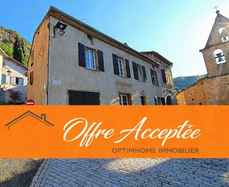 Maison à LARROQUE