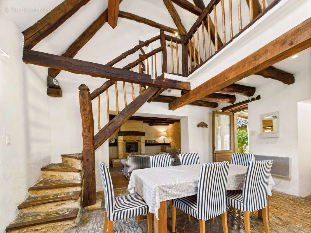 Un charmant ensemble de maisons en pierre – une opportunité de vie et d’affaire - photo 3