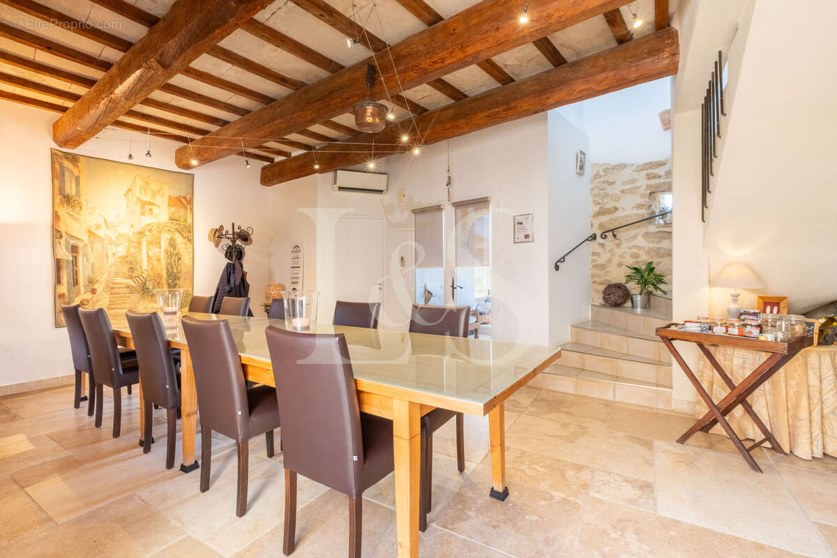 Maison à GRIGNAN