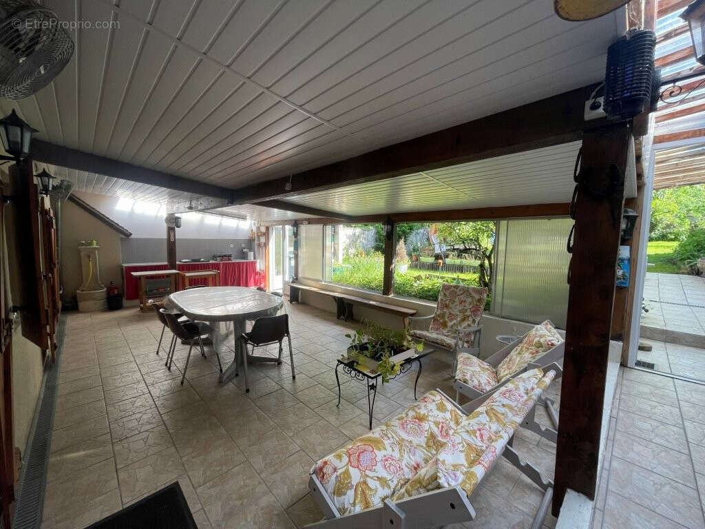 Maison à BEAUMONT-LES-AUTELS