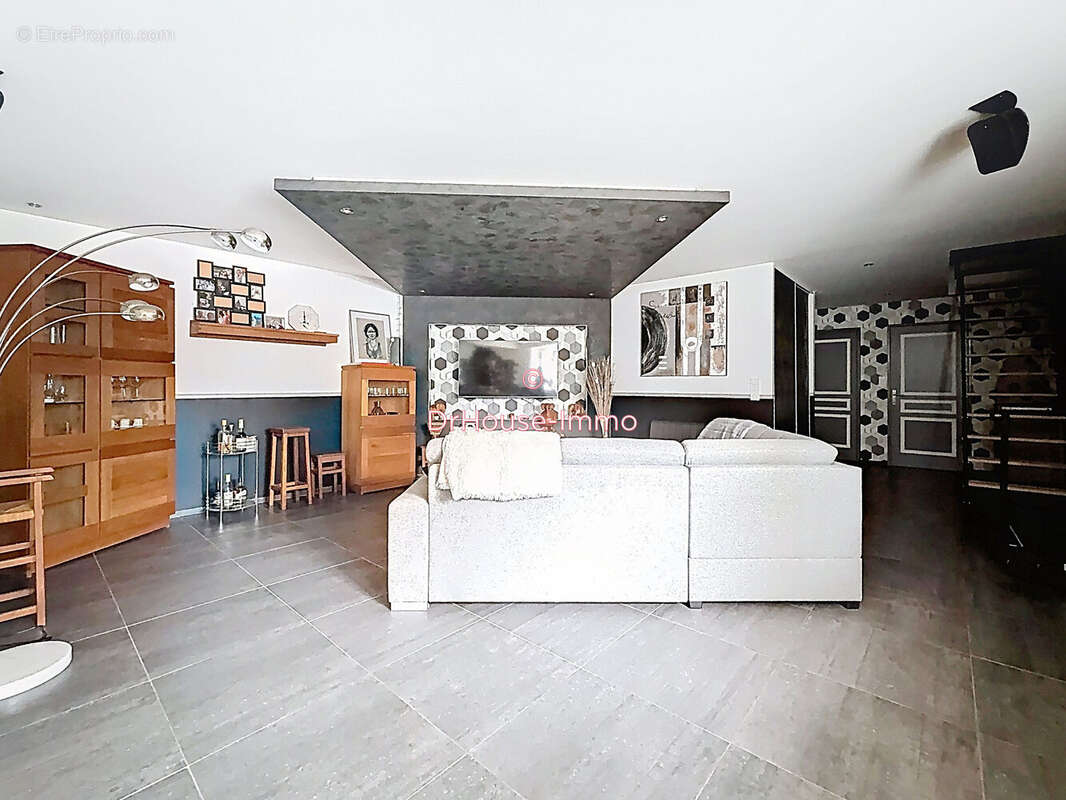 Maison 240 m² à Neuvic  - photo 61