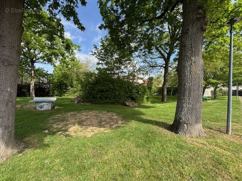 Appartement à CHENNEVIERES-SUR-MARNE
