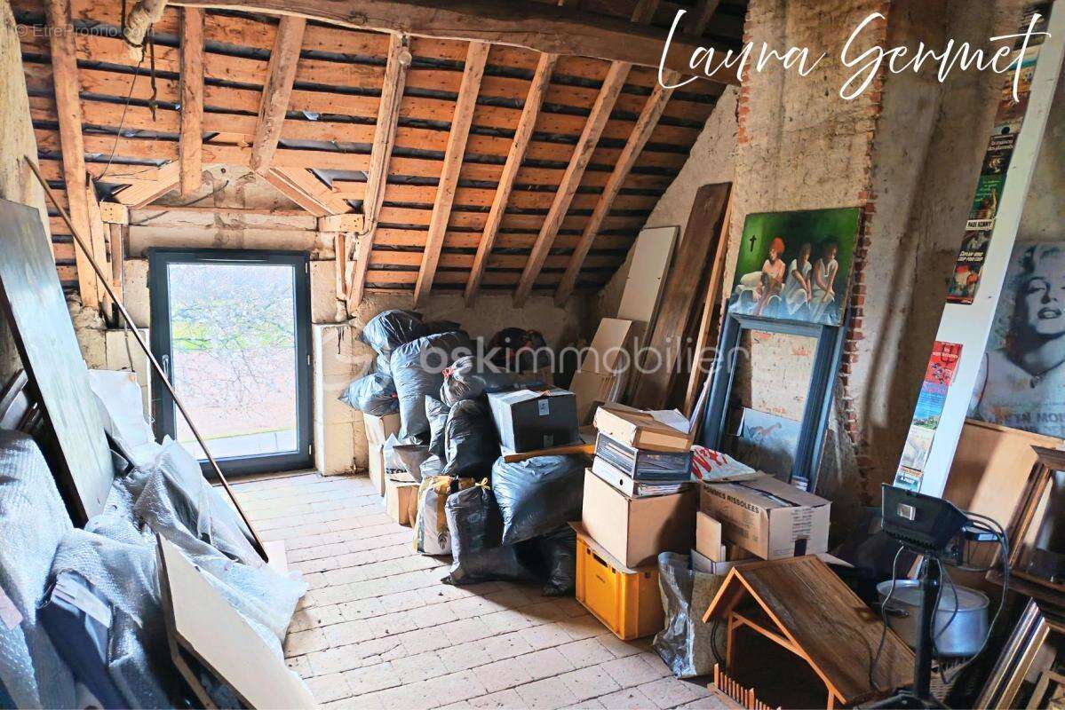 Maison à VICQ-SUR-NAHON