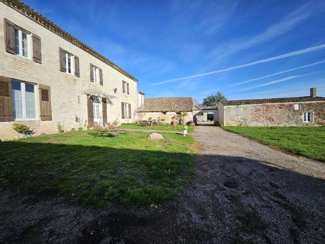 Maison à PINEUILH