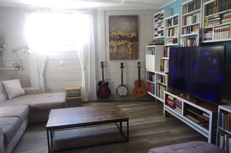 Maison à VIC-FEZENSAC