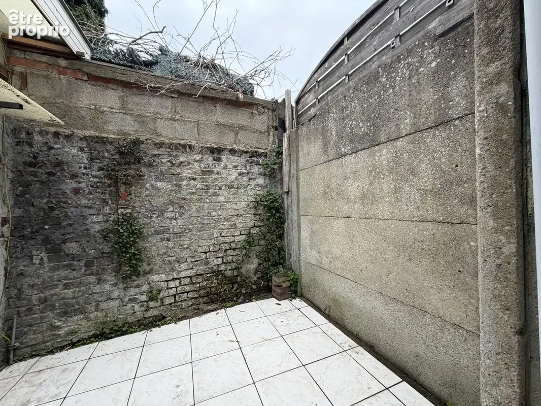 Maison mitoyenne avec cour - photo 2