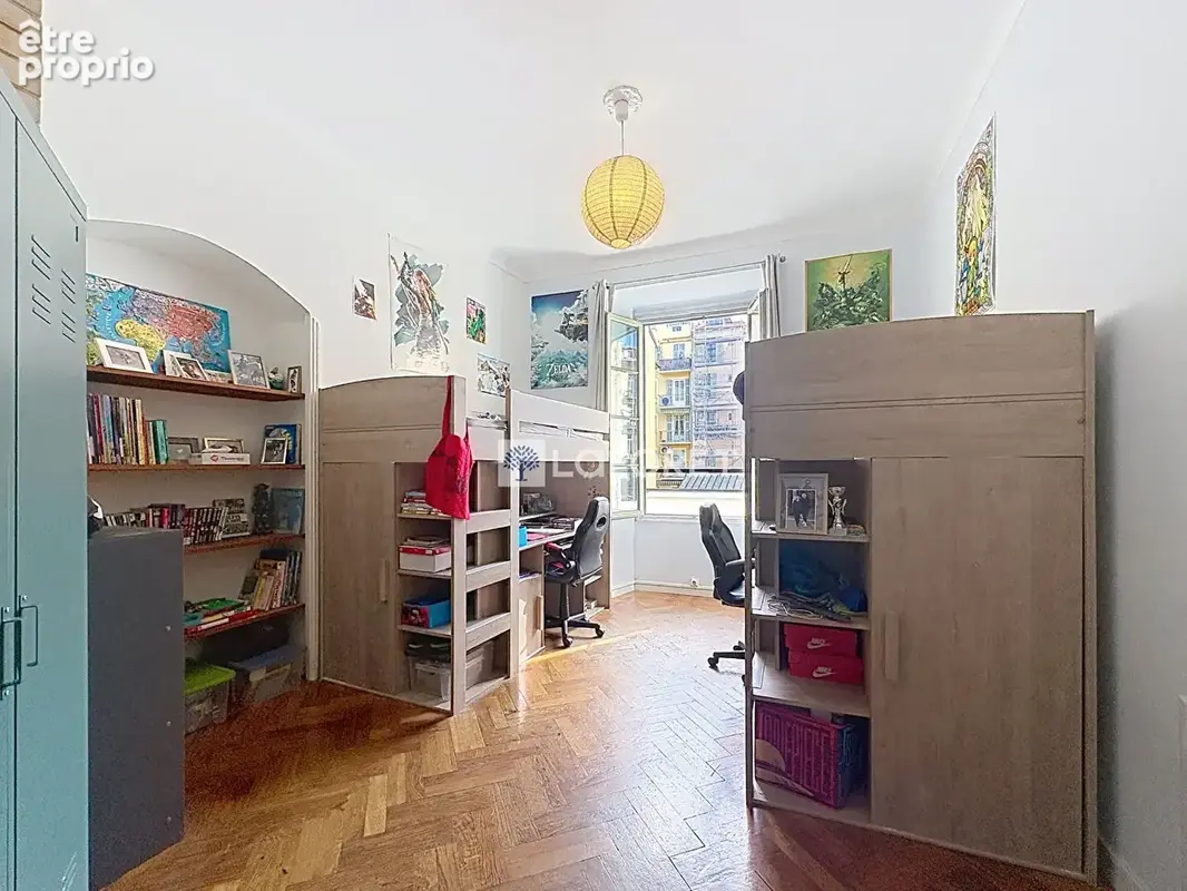 Spacieux 4 pièces traversant de 95m² avec balcons et caves - photo 4