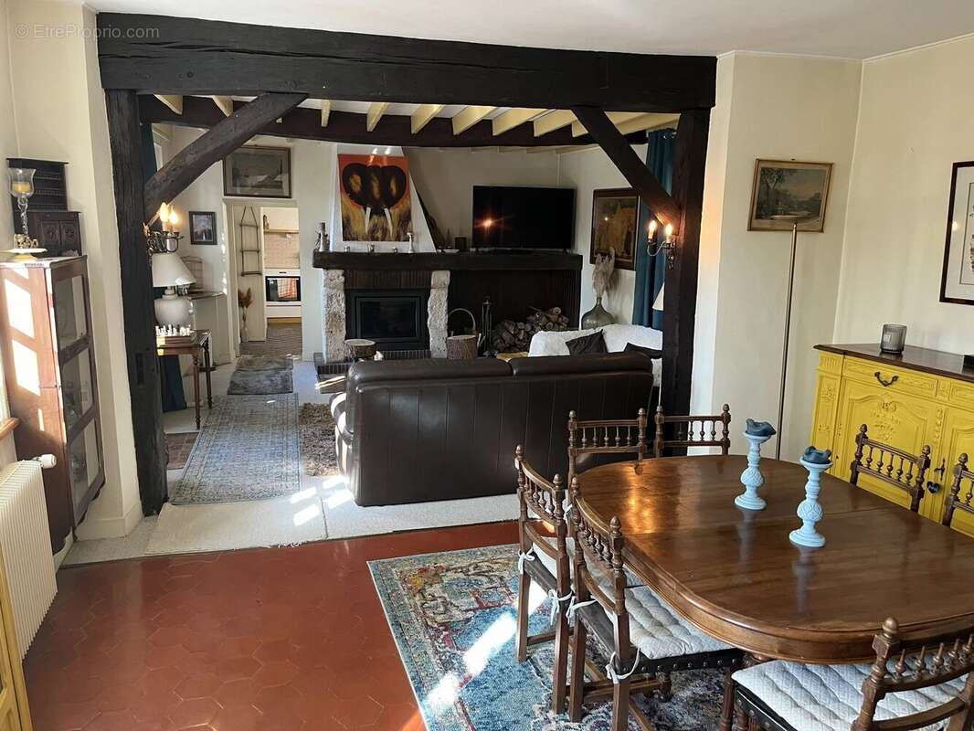 Maison à FAVEROLLES