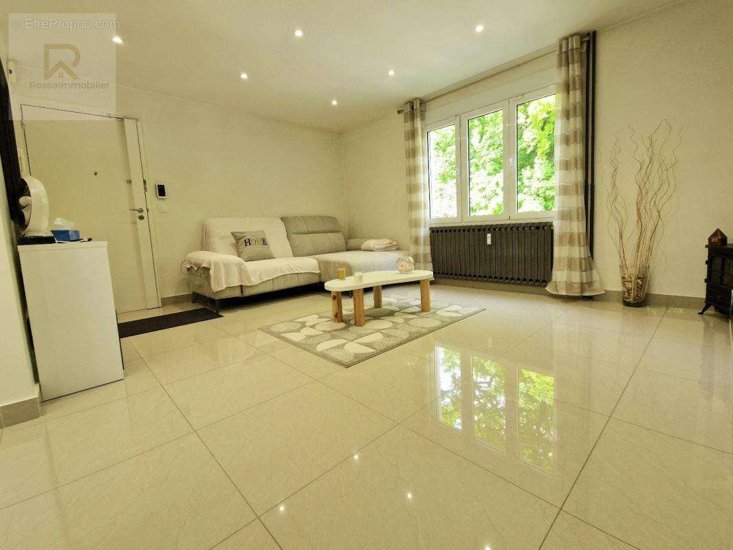 Appartement à LA CELLE-SAINT-CLOUD