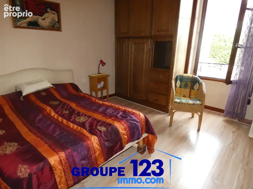 Auxerre - Maison de 81 m2 - T5 - photo 9