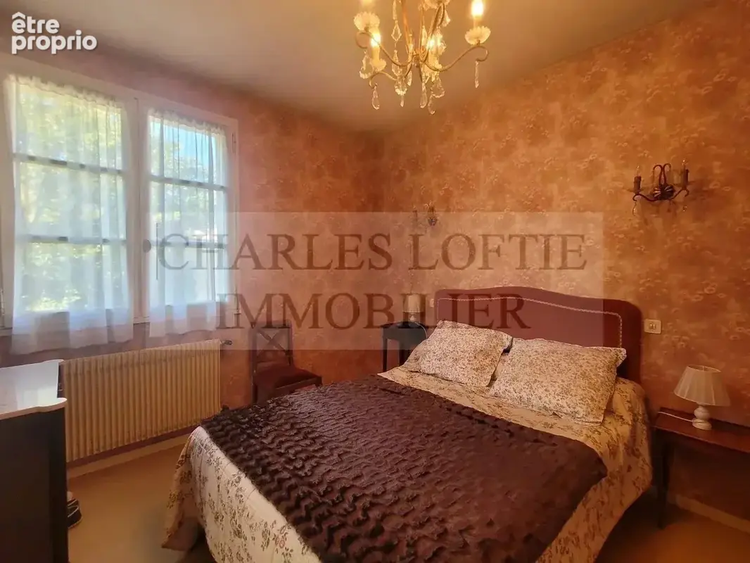 Immeuble de 3 logements, dépendances et jardin à Cahors. - photo 9