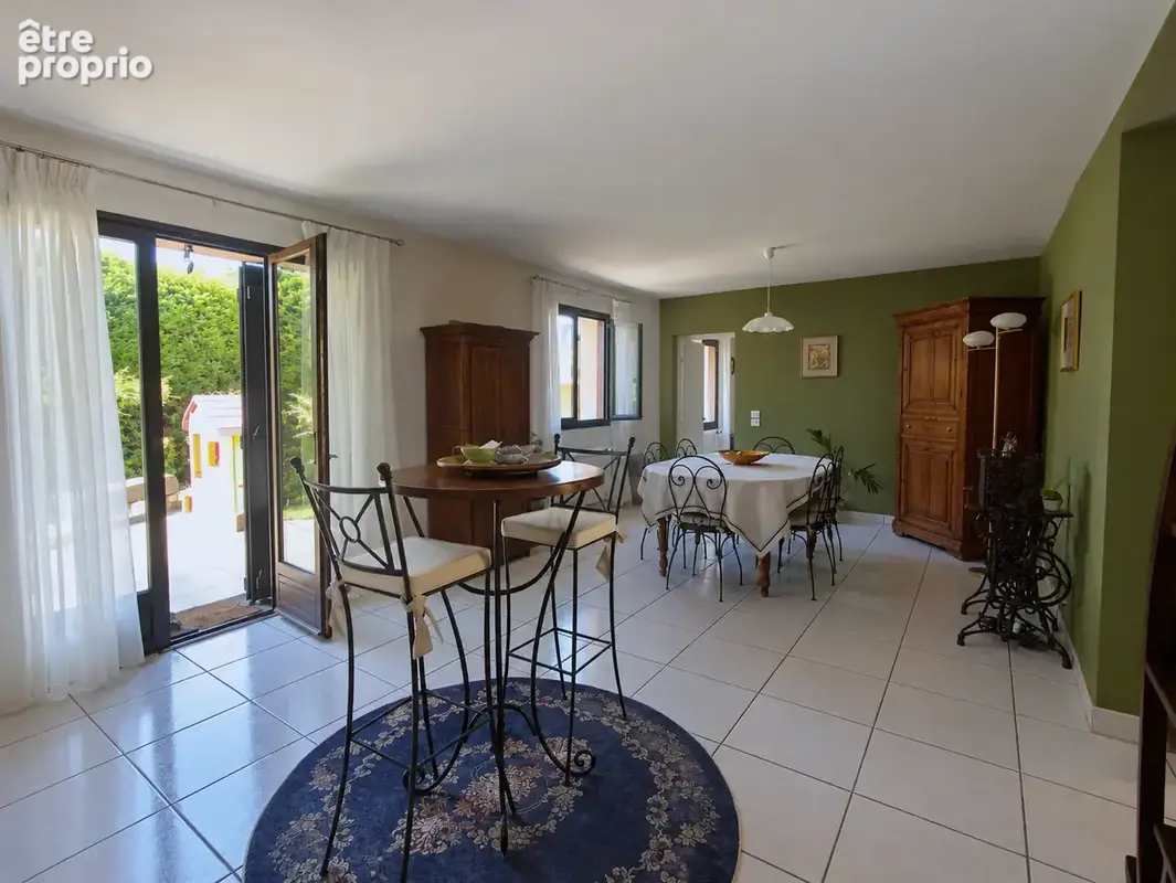 Maison avec Piscine et garages - photo 4