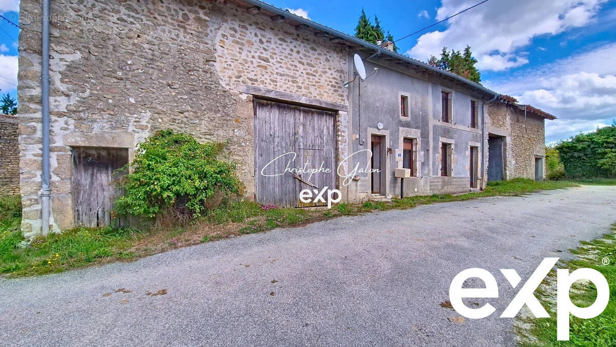 Maison à CHATEAUPONSAC