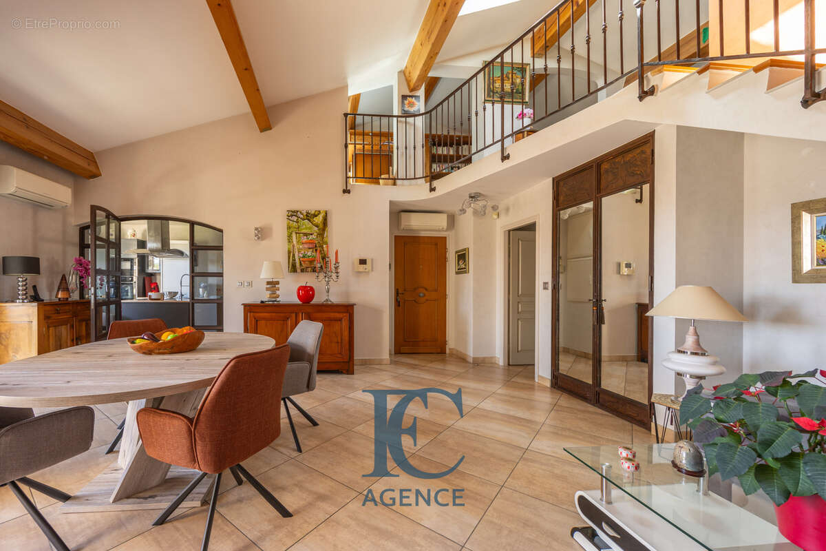 Appartement à SANARY-SUR-MER