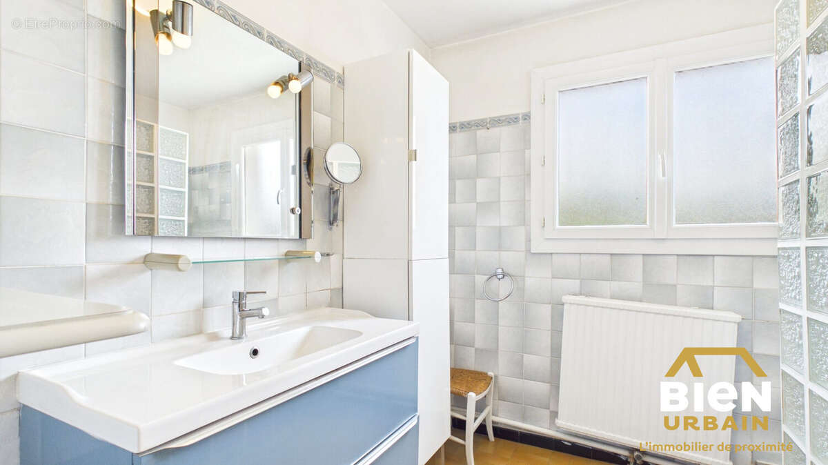 Maison 102 m² à Garons  - photo 8