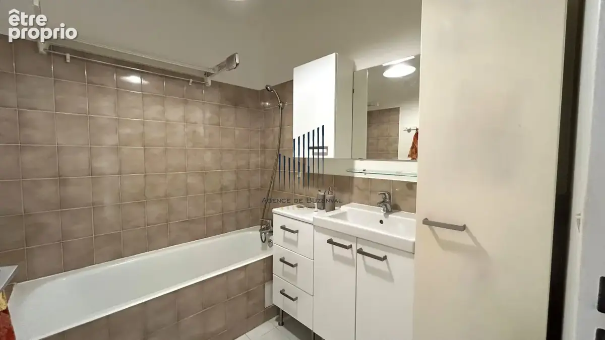 Rueil Malmaison  Appartement de 4 pièces - photo 8