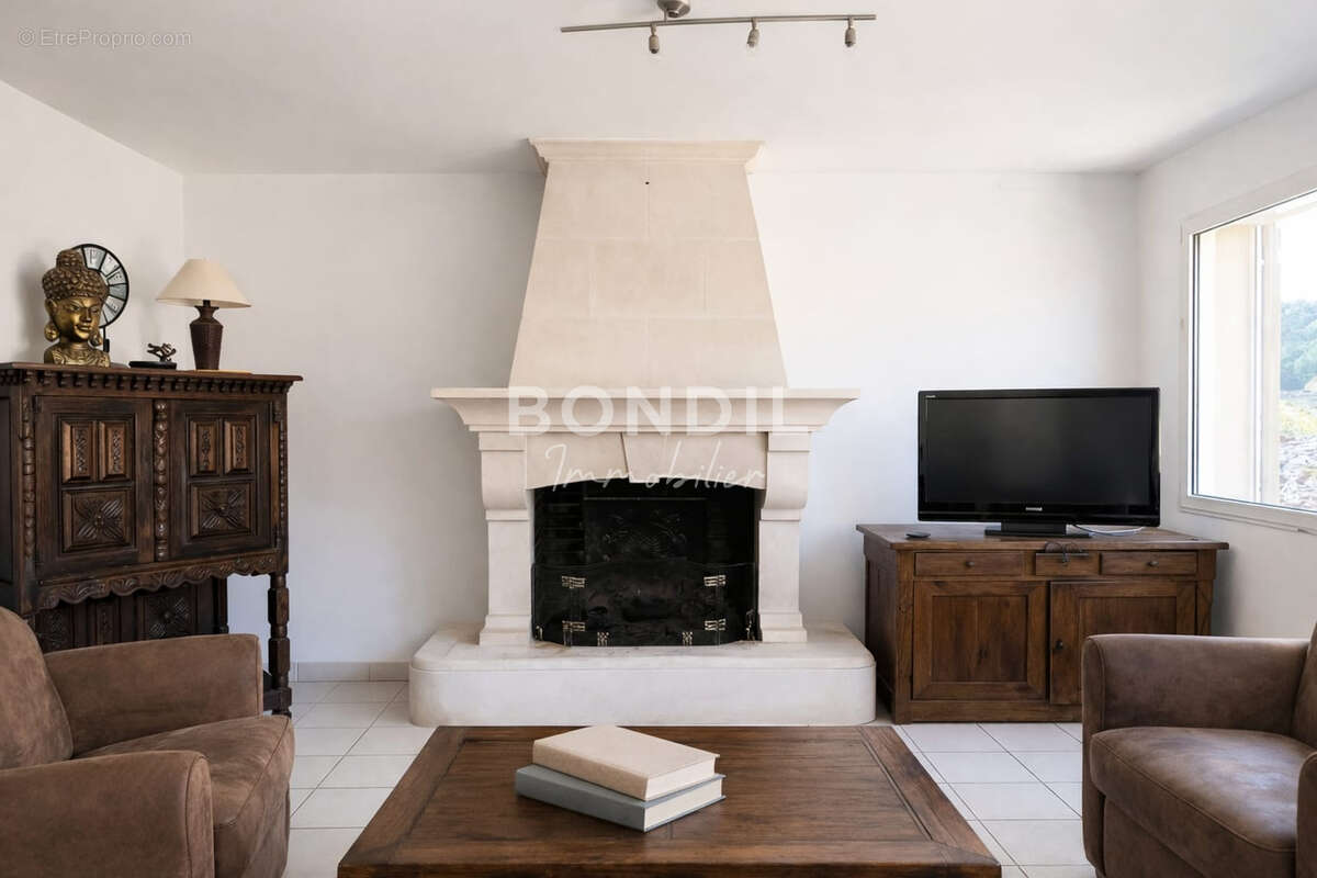 Maison à LA BASTIDE-DES-JOURDANS
