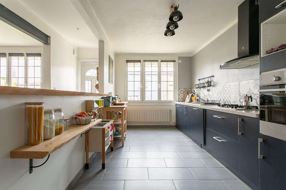 Maison Sèvremoine 5 P . 3 Chs . Bureau . 133.67 M² . T 315 M² . Garage - photo 7