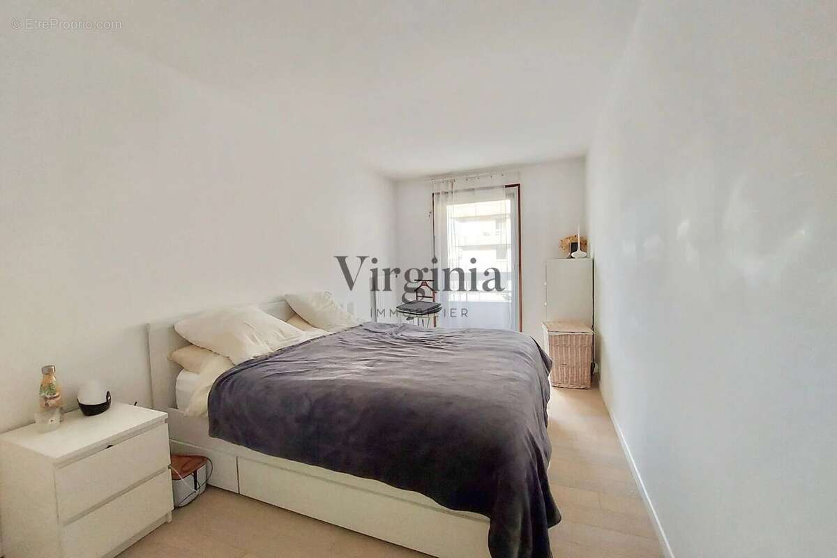 Appartement à CHARENTON-LE-PONT