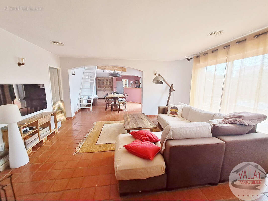 Villa de plain-pied avec piscine à vendre au Grau d'Agde ! - photo 5