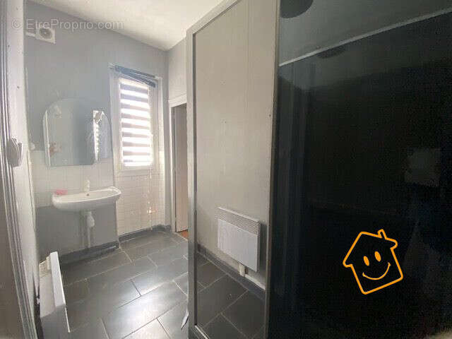 salle d&amp;#039;eau 1er - Maison à BOURGES