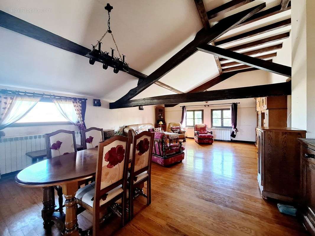 m salon a - Maison à BARCUGNAN